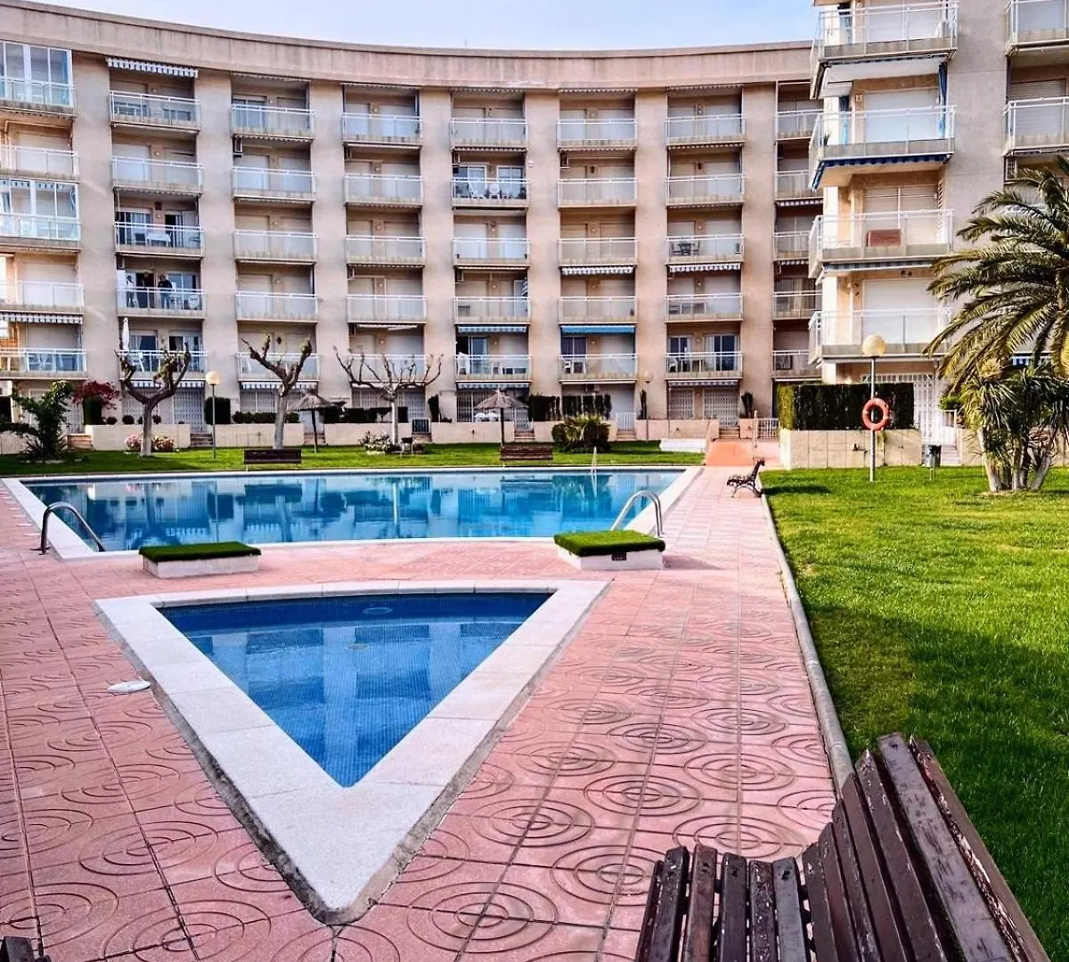 2Nda Linea Con Piscina En Miami Platja Apartment Miami Playa